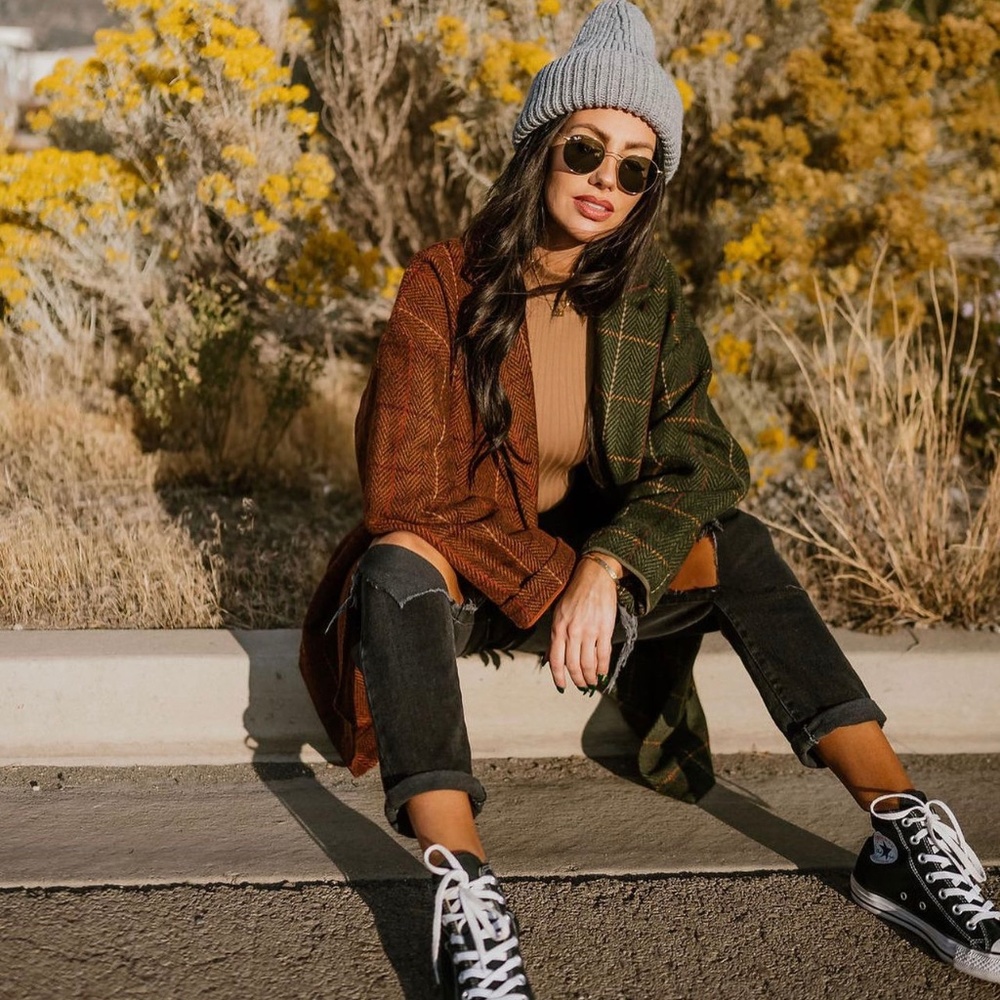 ISO!! Size Small but would also consider Medium